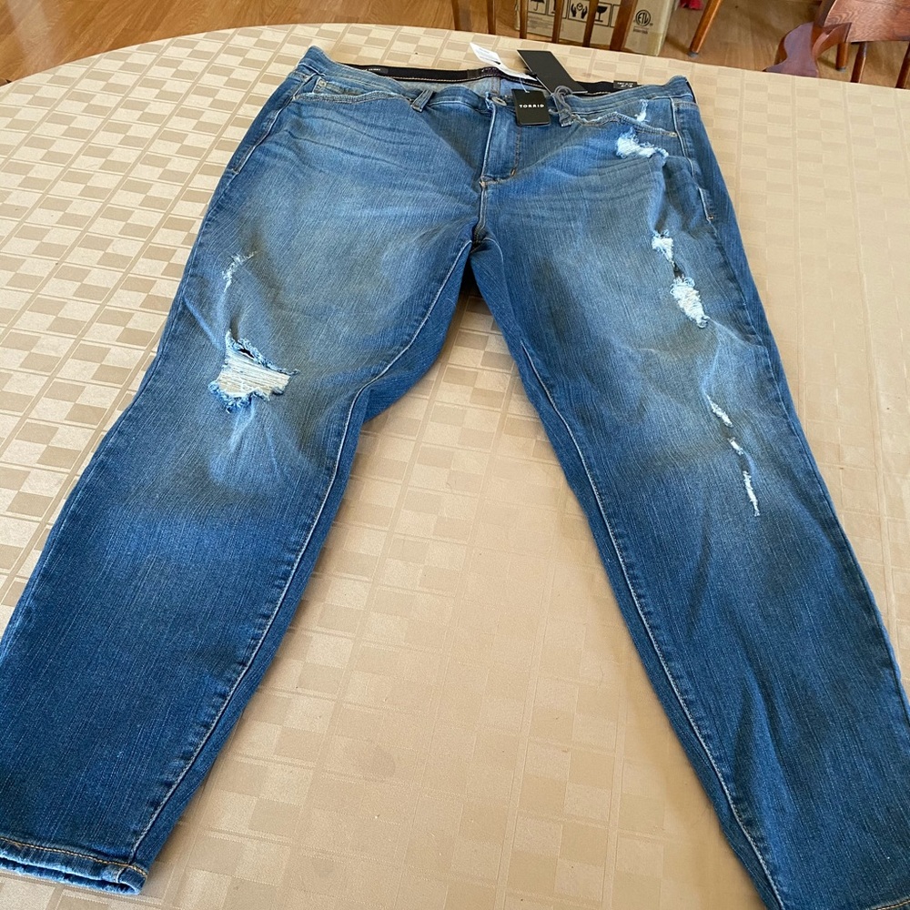 NWT Torrid Sky High Skinny Jeans Womens Plus 20R Light Wash 38 X 27.5 Distressed